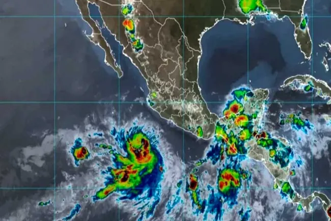 Tormenta tropical "Adrián" se convierte en huracán; afectará a estos estados