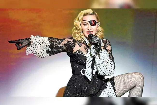 Hospitalizan a Madonna; pospone su gira mundial
