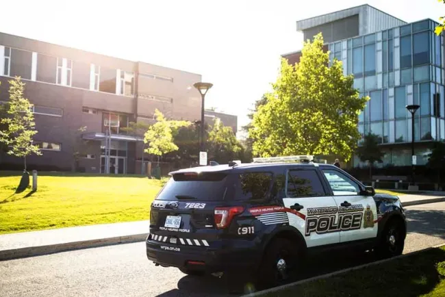 Sufren agresiones profesor y alumnos en universidad de Canadá