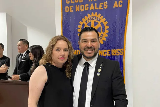 Asiste Jessica Juvera a evento rotario