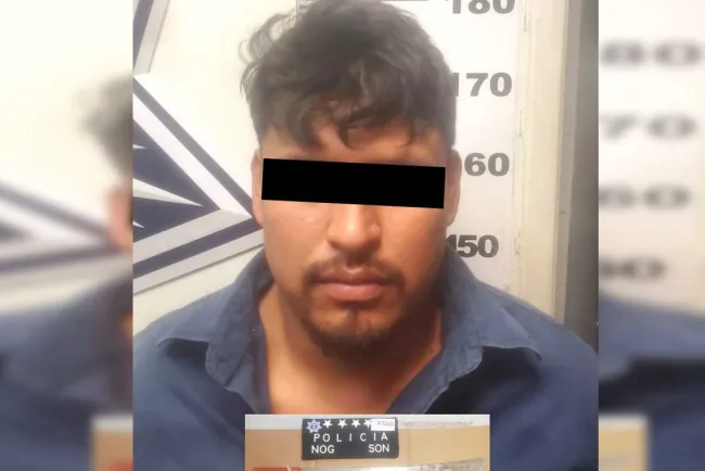 Conducía ebrio y traía un machete