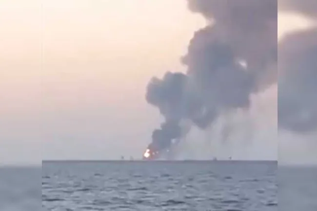 Avisa AMLO de incendio en plataforma de Pemex en Campeche