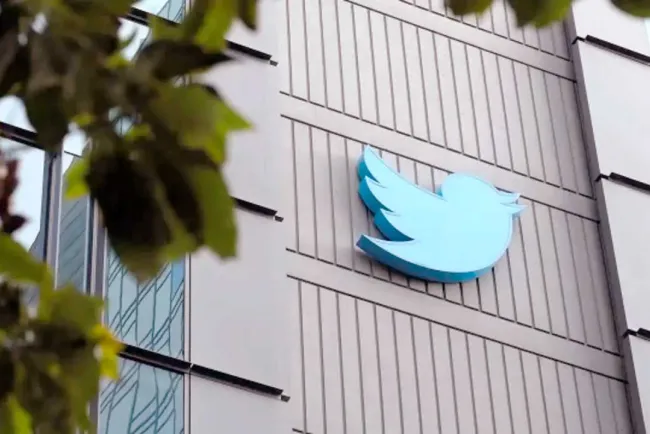 Amenaza Twitter con demandar a Meta por Threads