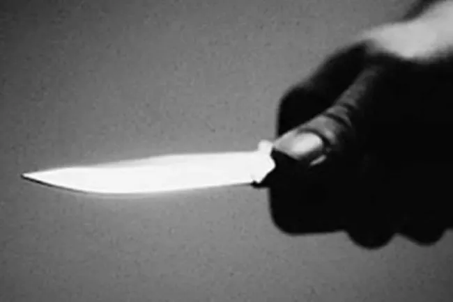 Acuchilla a vecino por robarle una bolsa con botes de aluminio