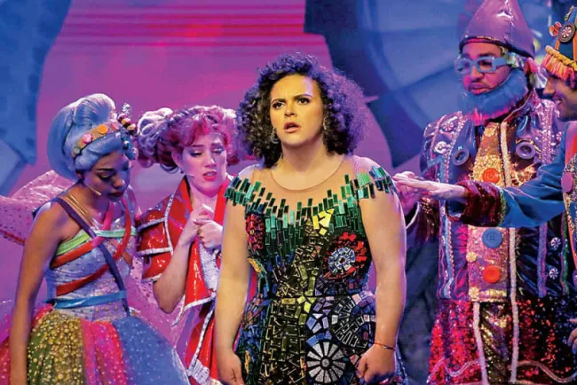 Lucero y Mijares, orgullosos de su hija