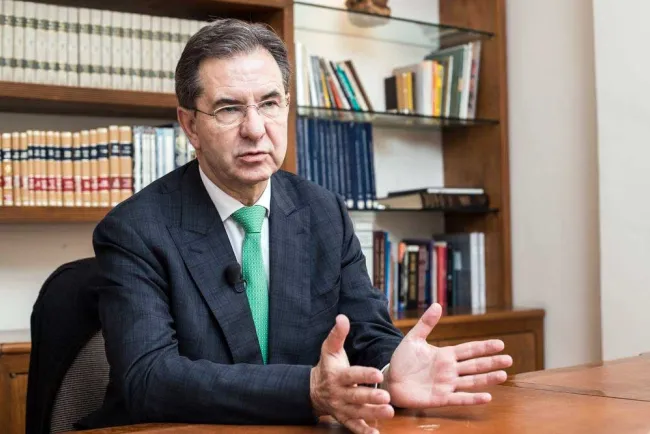 Asegura embajador que fentanilo es traficado por estadounidenses