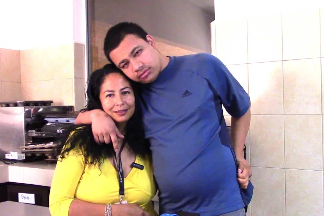 Termina Jonathan sus estudios de preparatoria