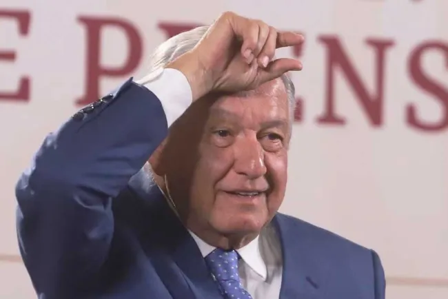 Acatará López Obrador “bajo protesta” medidas del INE sobre proceso electoral