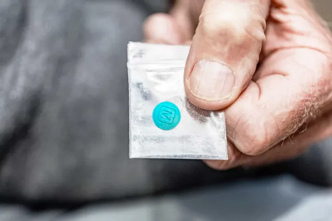 Grave por sobre dosis de fentanilo