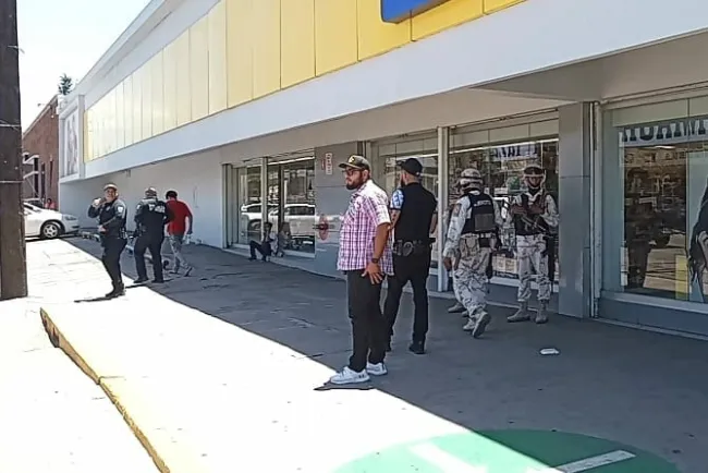 Causan pánico personas armadas en tienda Coppel