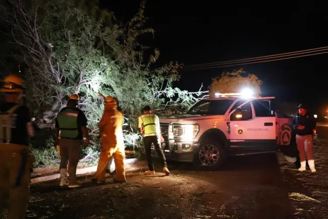 Reporta PC solo daños materiales por tormenta en Guaymas-Empalme
