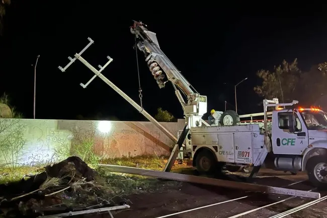 Restablecen energía en Guaymas a afectados por tormenta
