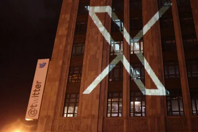 Cambia Elon Musk Twitter con nuevo logo “X”