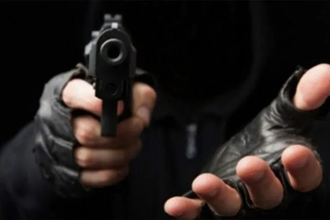 Sufre pareja violento asalto en Conjunto Jardín