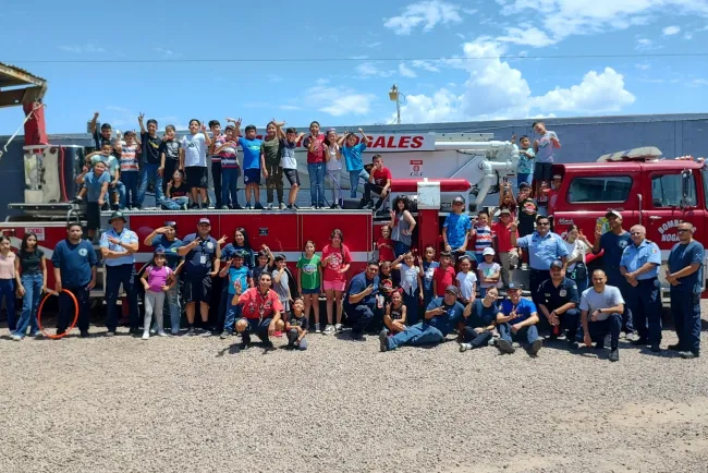 Inspira Bomberitos Exploradores a joven para ser bombero