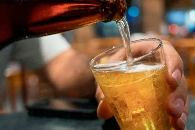 Detectan varios lugares irregulares con venta de bebidas alcohólicas