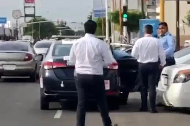 Acepta mujer haber cometido falta administrativa contra policías