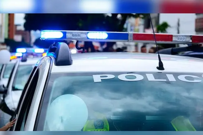 Se llevan 4 laptops de almacén de compañía de cable