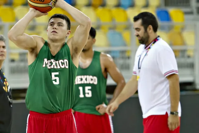 Anuncia Quintero al equipo mexicano