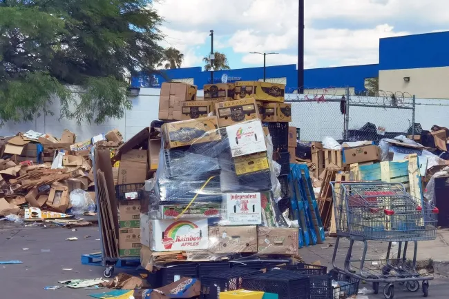 Notifican a empresa por desechos y malos olores