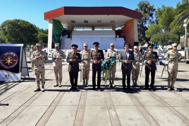 Celebran aniversario de la Aduana y del Colegio Militar