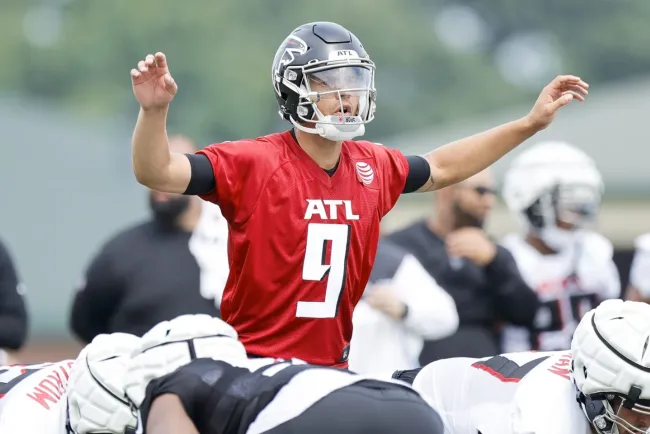 Confían los Halcones en Desmond Ridder