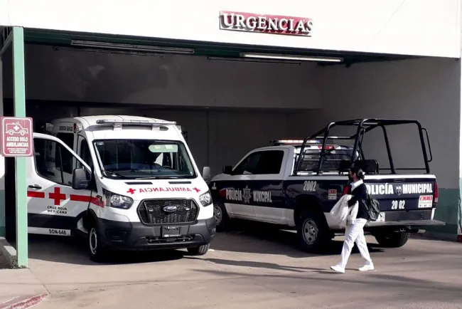 Agrede a su madre y causa daños en su vivienda