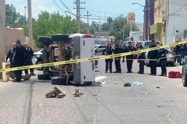 Muere al volcar su vehículo