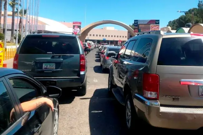 Sin problemas filas a EU por inicio de clases