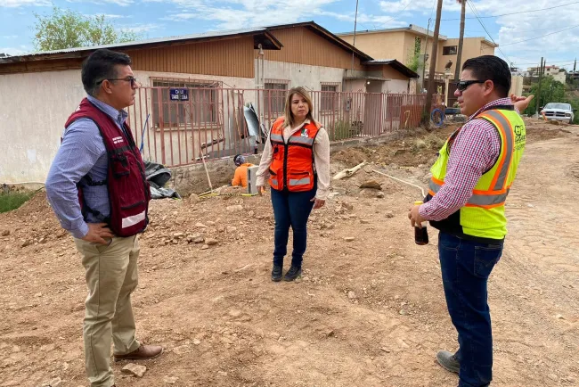 Verifican se cumplan los tiempos y calidad de obras en proceso