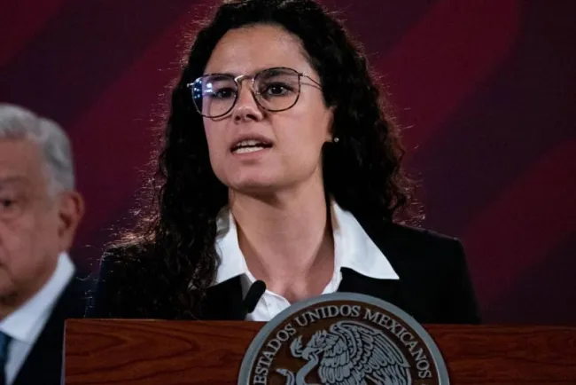 Formalizan compra-venta de Mexicana de Aviación por 815 mdp