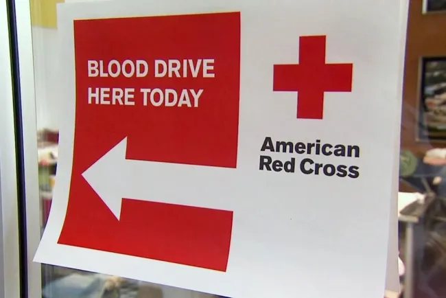 Permitirá Cruz Roja de EU a gays y bisexuales donar sangre sin restricciones