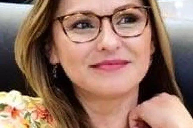 Quiere ser AlcaldesaPara la Diputada local por el IV Distrito Azalia Guevara Espinoza, “sería encantador” alcanzar la experiencia de trabajar como Alcaldesa, de la mano del gobernador Alfonso Durazo; “Sería un aprendizaje muy bonito”.Ayer que entrevistamos en edición matutina de MÁS Radio en el 107.9 de FM, acerca de las 110 obras que el Gobernador, habrá de llevar a cabo en 19 municipios con una inversión de 2 mil 100 millones de pesos, logrados a través de la renegociación de la deuda estatal,