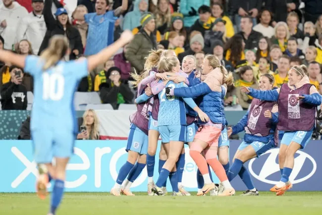 Acaba Inglaterra con el sueño local