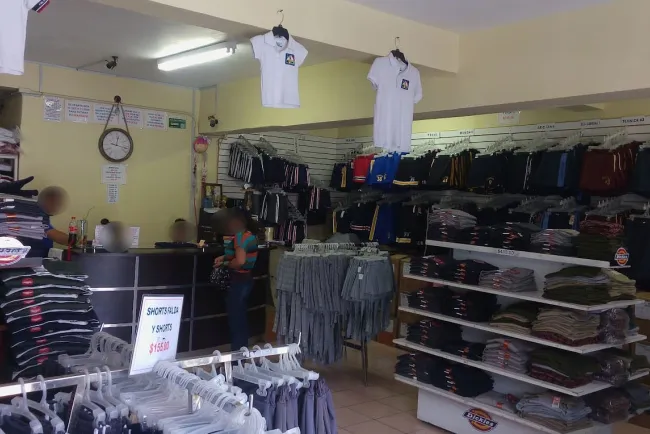 Baja la demanda por uniformes escolares