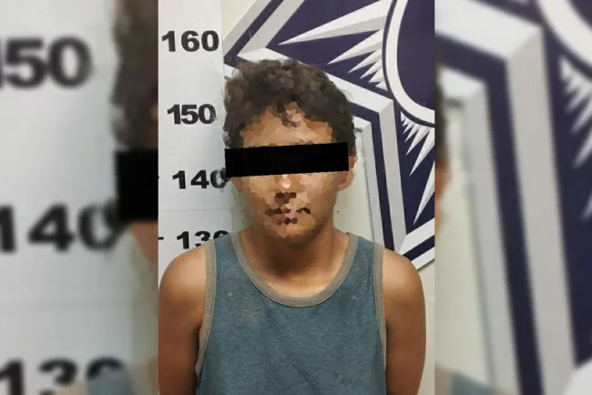 Detienen a mujer en pleno robo de vivienda