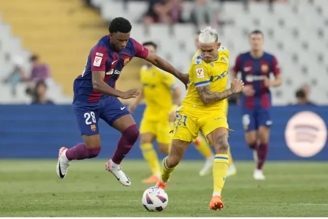 Barsa consigue primer triunfo