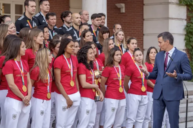 Presidente de España recibe a las campeonas