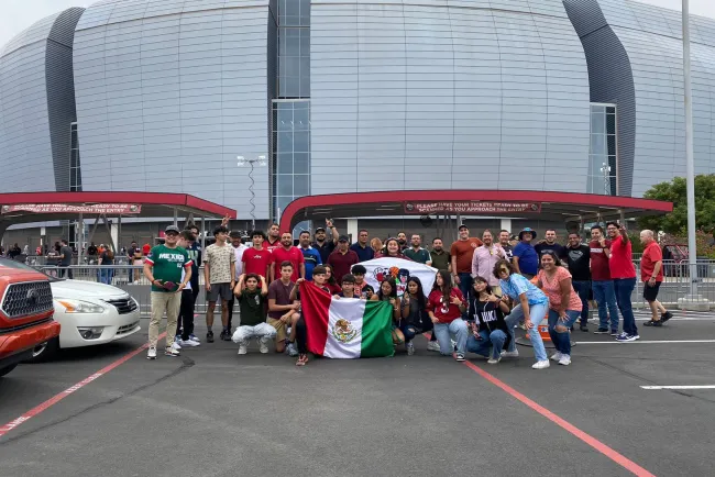 Acuden nogalenses a juego de los Cards