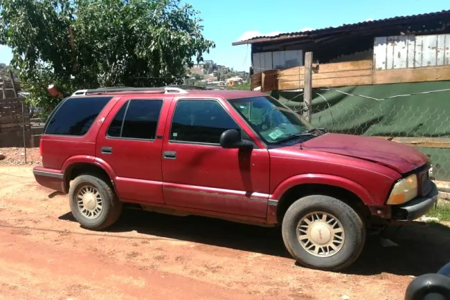 Recupera policía vehículo robado