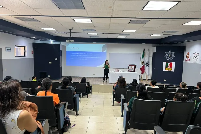 Lleva la Unavim pláticas de prevención a campamento “Summer Camp”