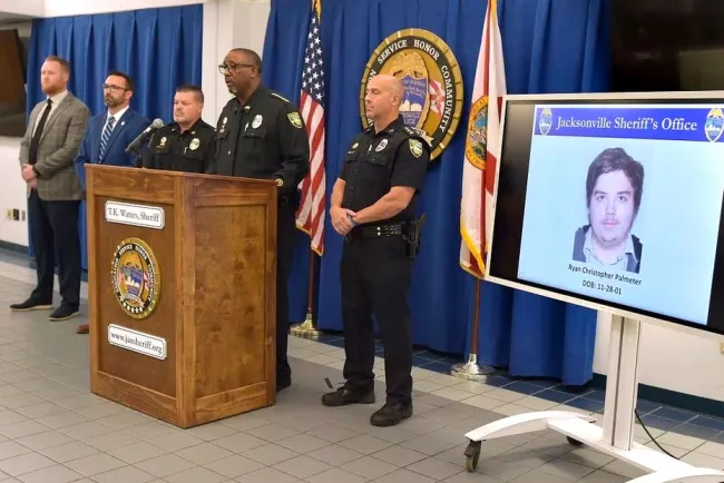 Confirman autoridades ataque racista en Jacksonville, EU