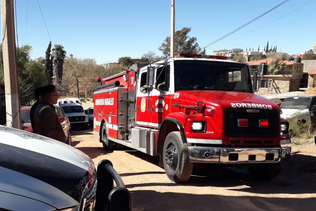 Presenta daños vivienda por incendio en La Granja