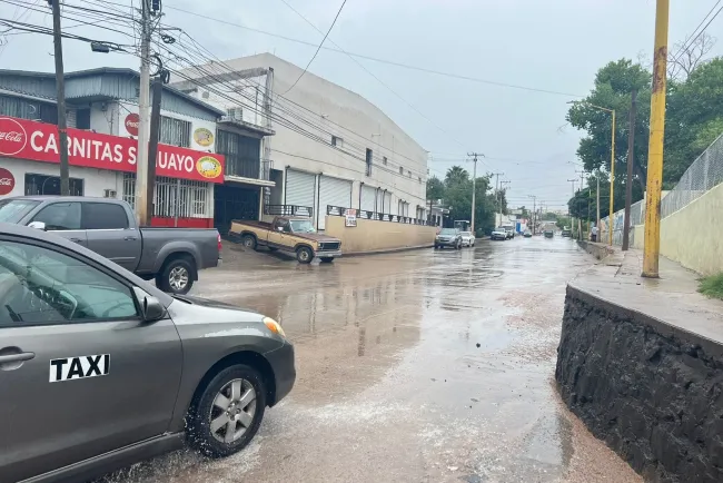 Pide Protección Civil no cruzar ni transitar por los arroyos