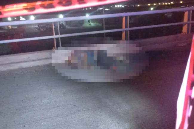 Aparece hombre sin vida en puente de acceso a la Mesa