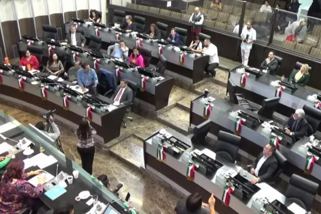 Desechan obviar trámite de comisión para redireccionar recursos a la CFE