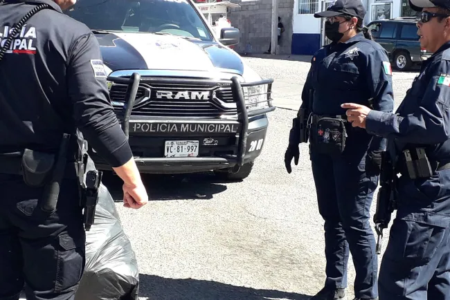 Lleva estudiante arma hechiza y amenaza a compañeros en riña