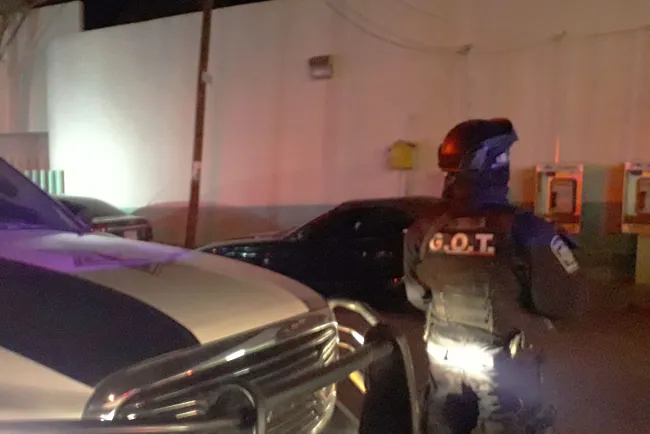 Gravemente herido por golpes hospitalizan a un hombre