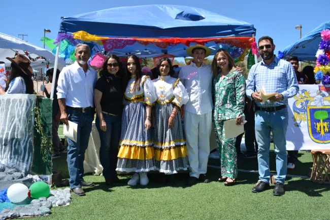 Celebra Prepa Municipal muestra cultural Vive México