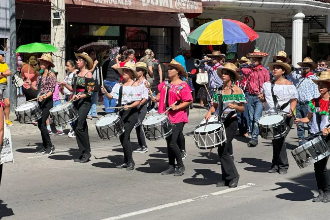 Conmemoran la Independencia de México